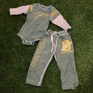 Vintage Style Infant Oregon Ducks Set - Bodysuit and Sweatpants